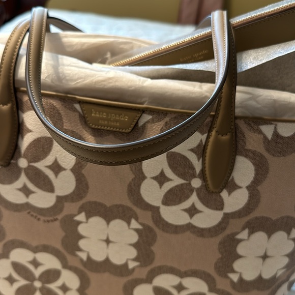 New never worn Kate Spade tote - Picture 3 of 6